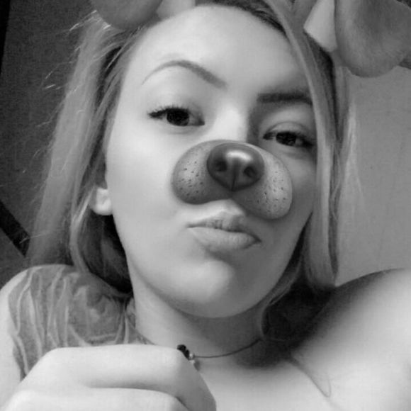 Meet your Posher, Sierra - Picture 1 of 1